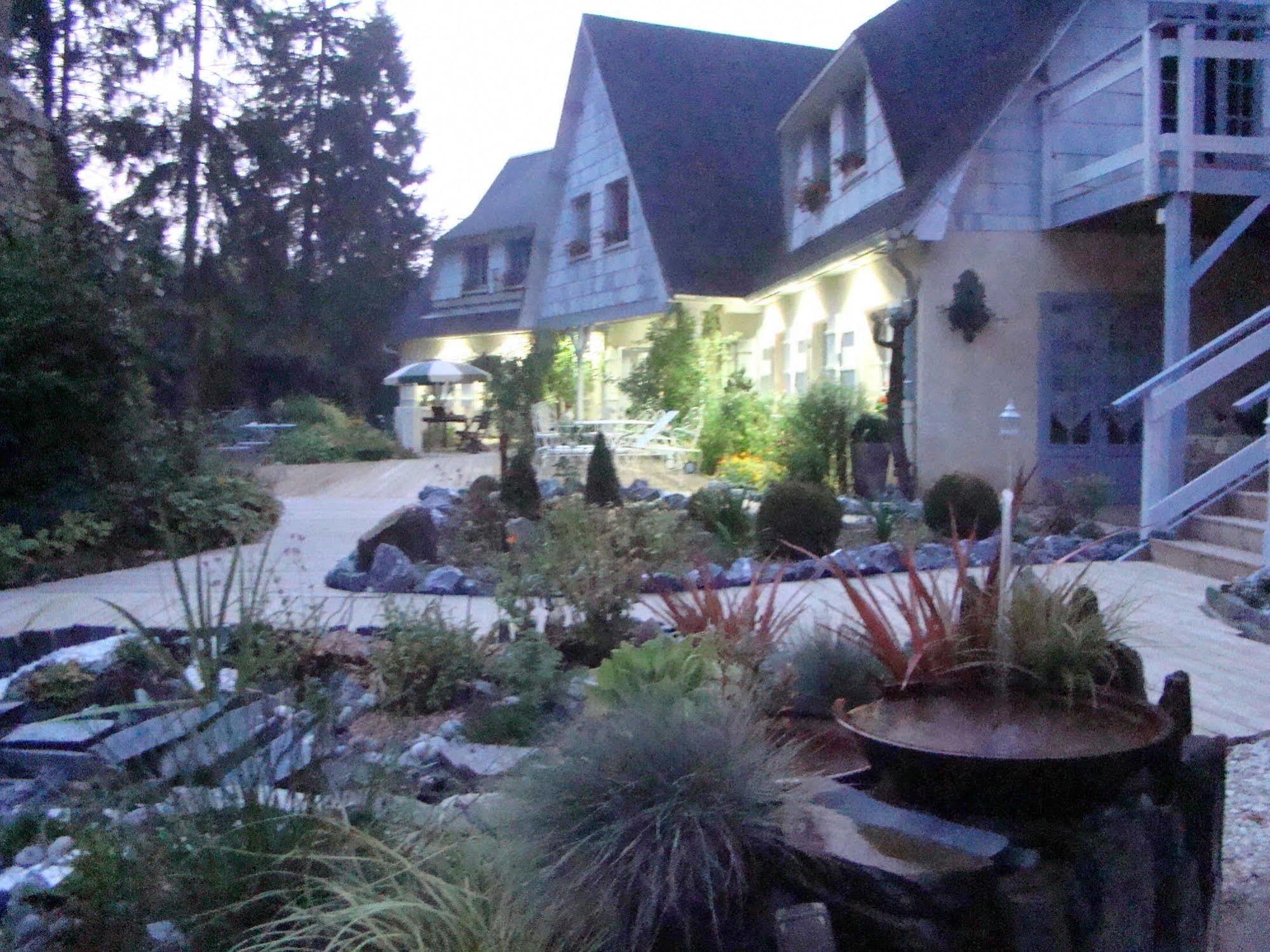Le Jardin De Saint Jean Bed & Breakfast Екстериор снимка