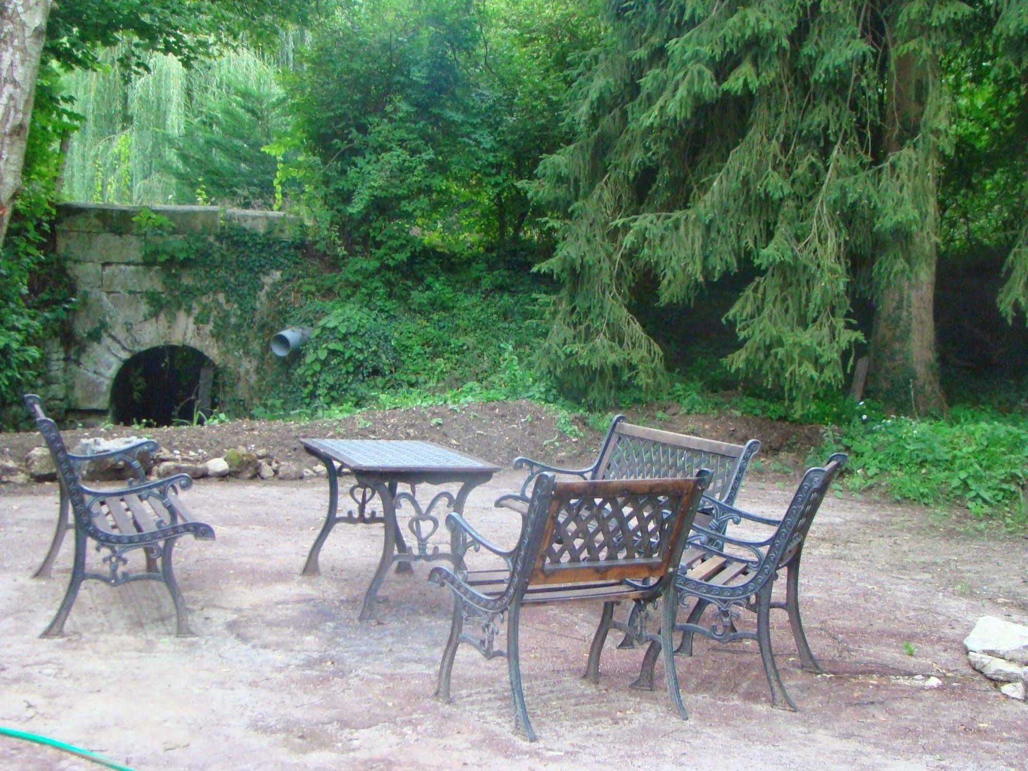 Le Jardin De Saint Jean Bed & Breakfast Екстериор снимка